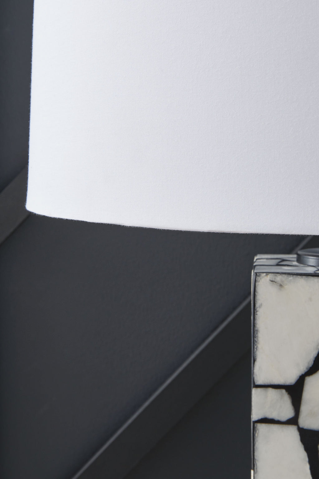Macaria - Marble Table Lamp - White / Black
