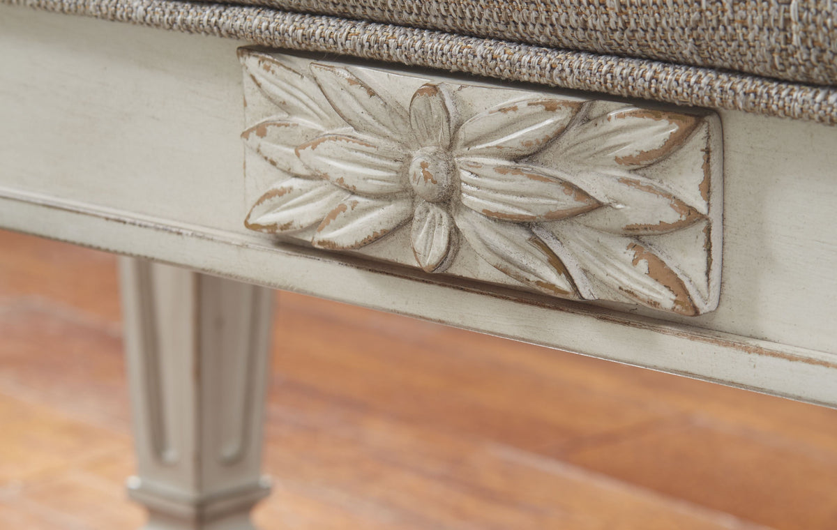 Realyn - Accent Bench - Antique White