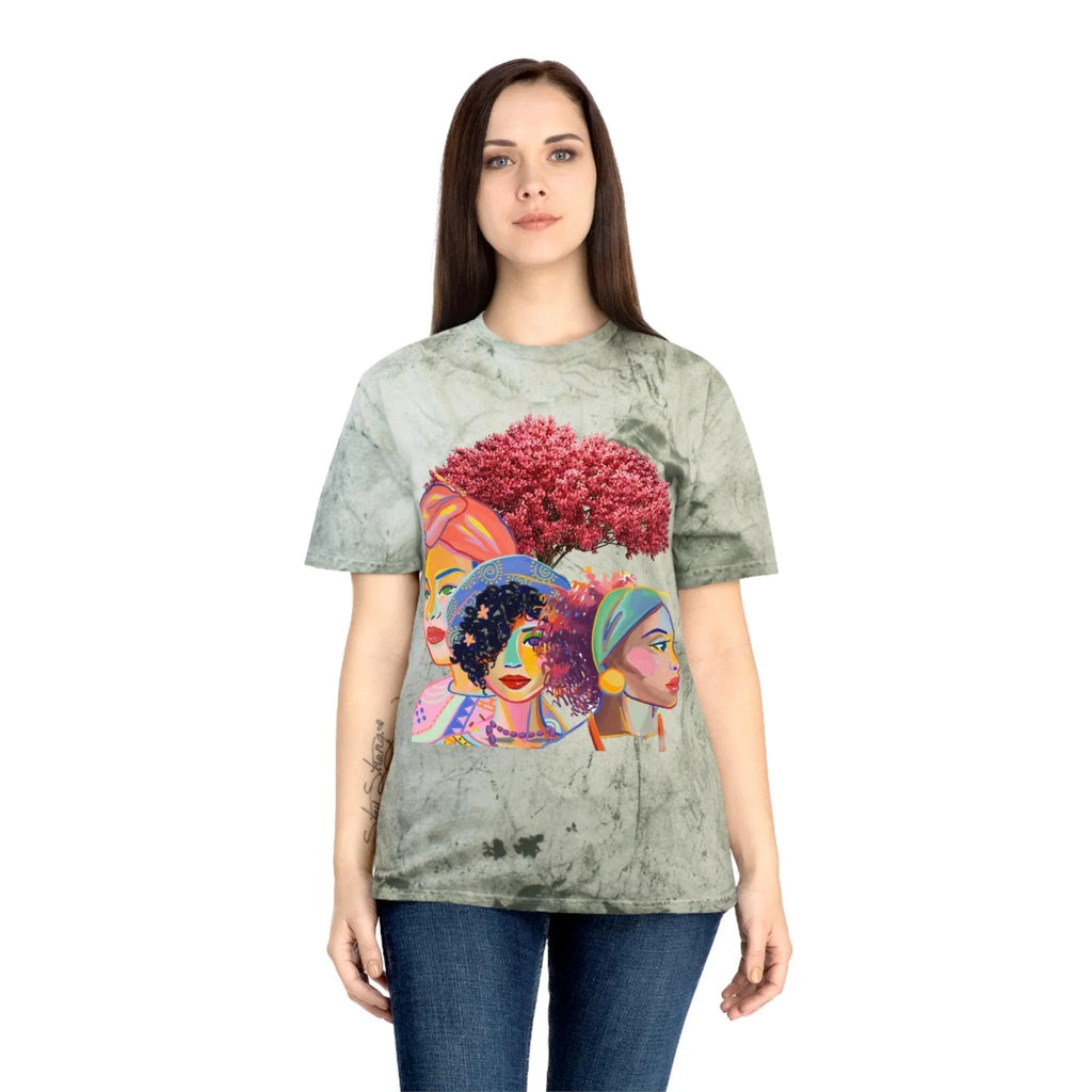 Three Queens Women's Black Graphic T-Shirt