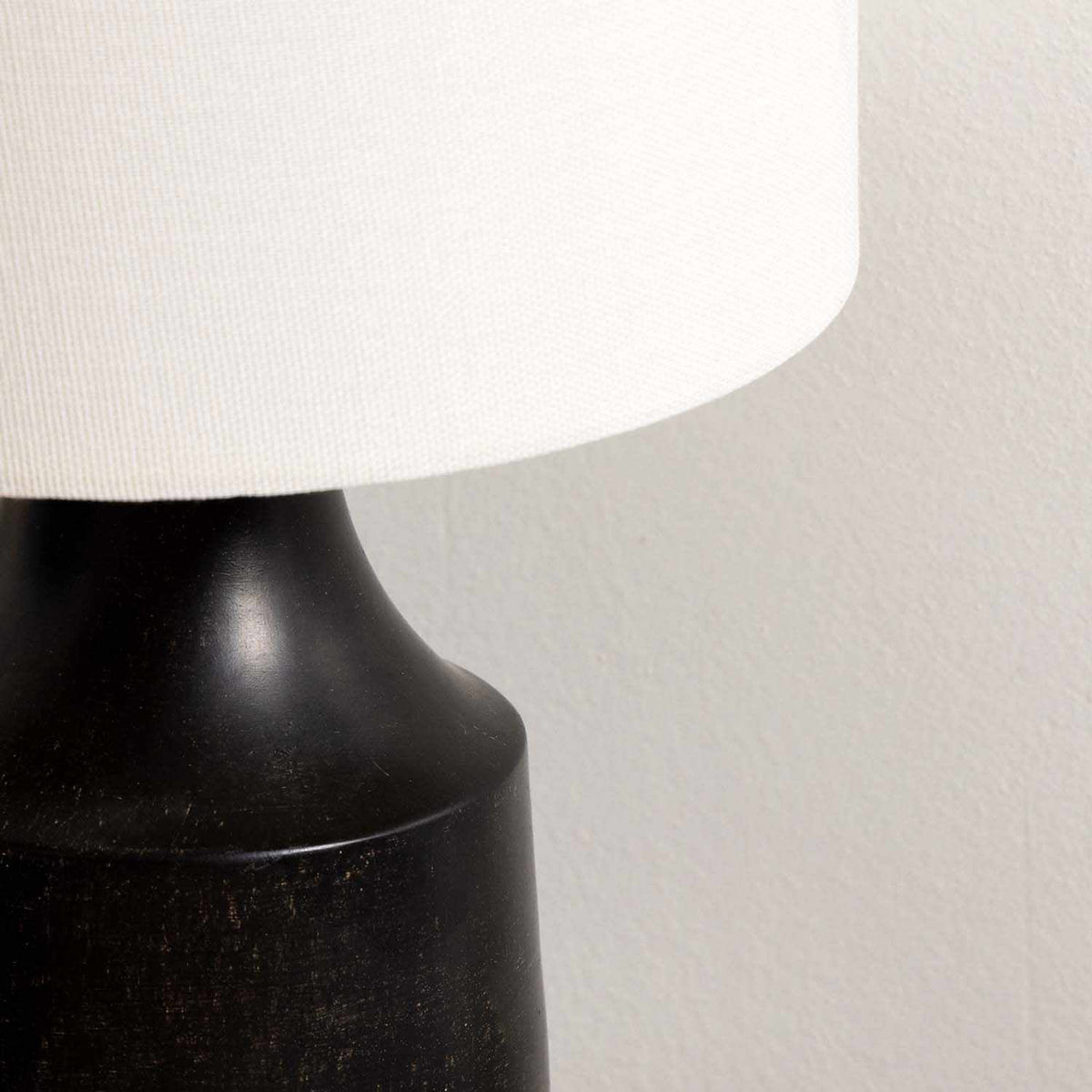 Canayan Black and Natural Resin Table Lamp