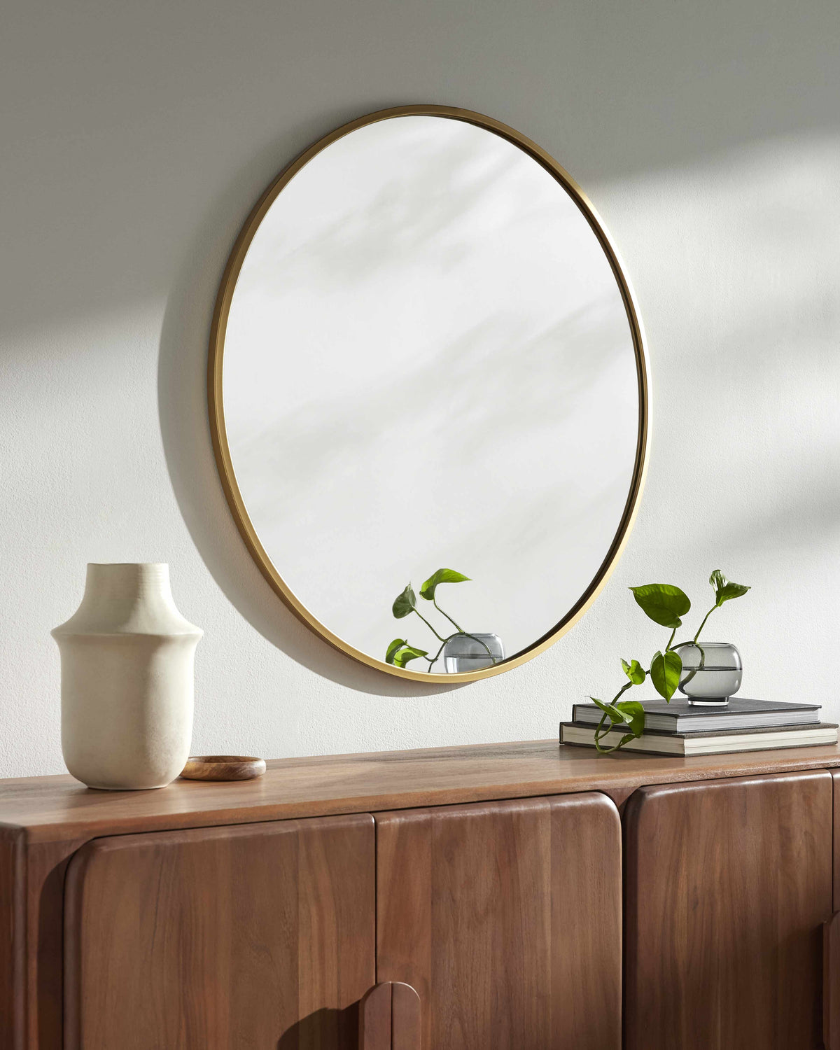 Guindarohan Gold Frame Round Mirror