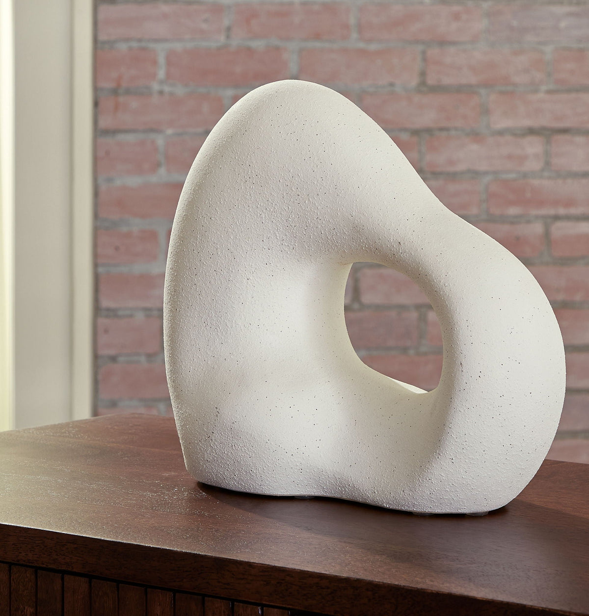 Arthrow - Sculpture - 11" - Off White