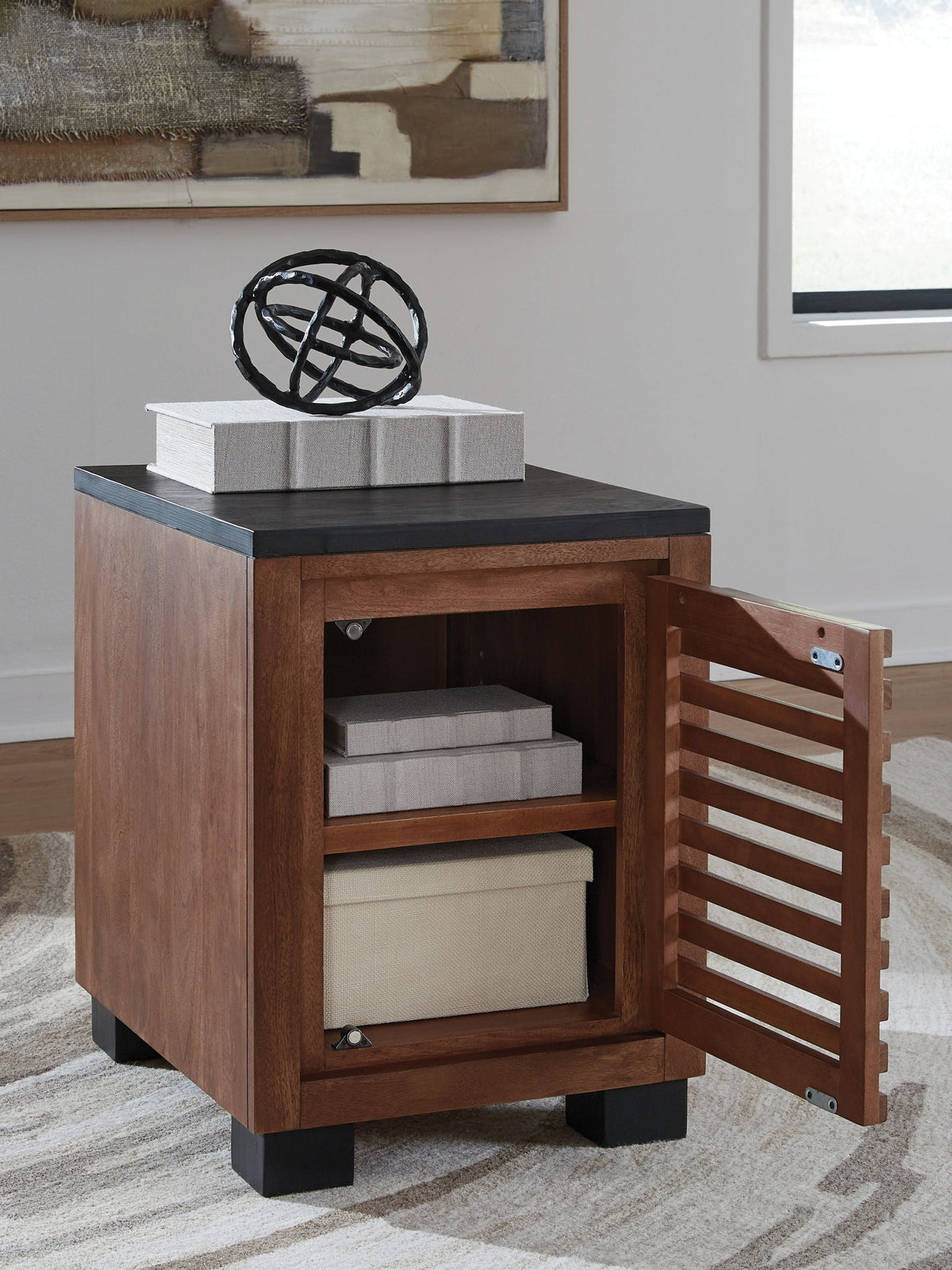 Kallari - Chair Side End Table - Warm Brown / Black