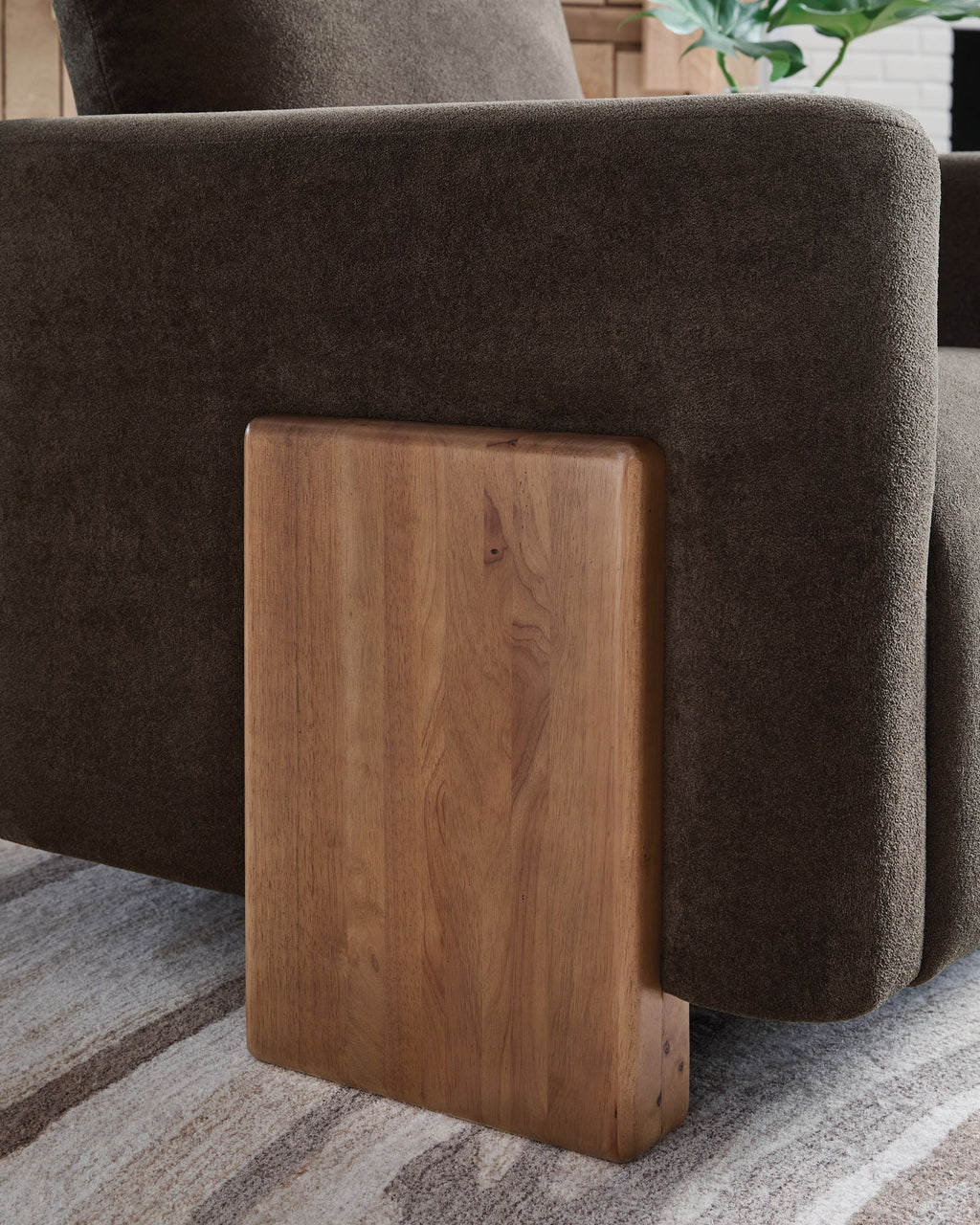 Dairlett - Accent Chair - Brown